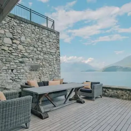Beautiful Overlooking Villa